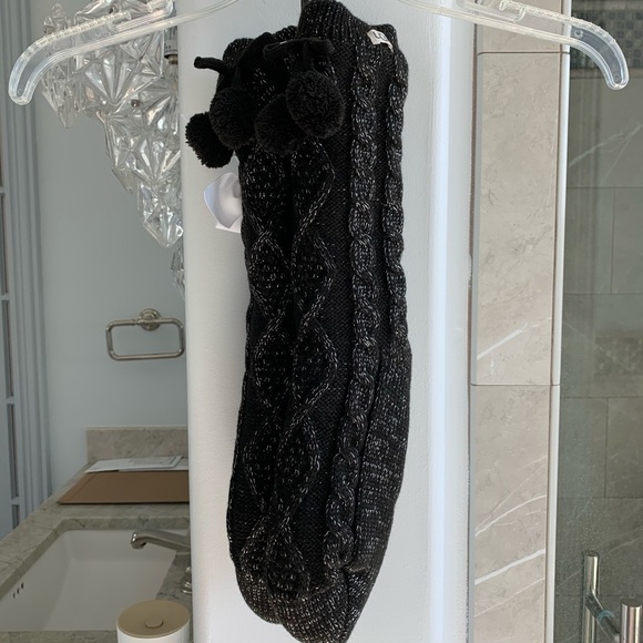 UGG Pom Metallic Fleece Lined Crew Socks - Picture 4 of 9